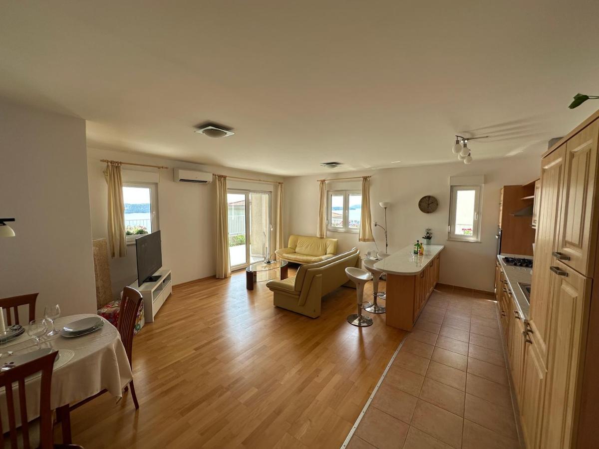 Aurora Luxury Apartment Трогир Экстерьер фото